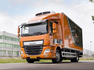 DAF CF 370 4x2 FA Sleeper Cab 2013 года